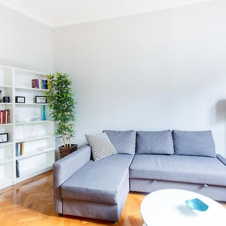 Spacious And Brilliant Apartment In Duomo By Easylife Mediolan Zewnętrze zdjęcie